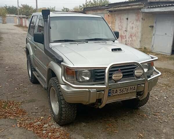 Сірий Міцубісі Паджеро, об'ємом двигуна 2.84 л та пробігом 360 тис. км за 10000 $, фото 1 на Automoto.ua
