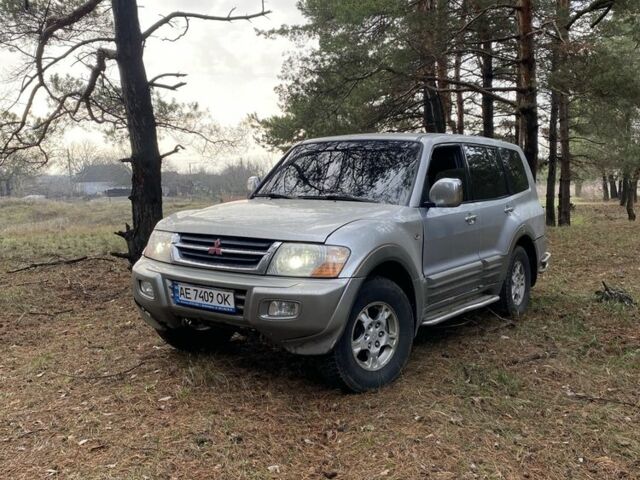 Сірий Міцубісі Паджеро, об'ємом двигуна 3.5 л та пробігом 330 тис. км за 4400 $, фото 1 на Automoto.ua