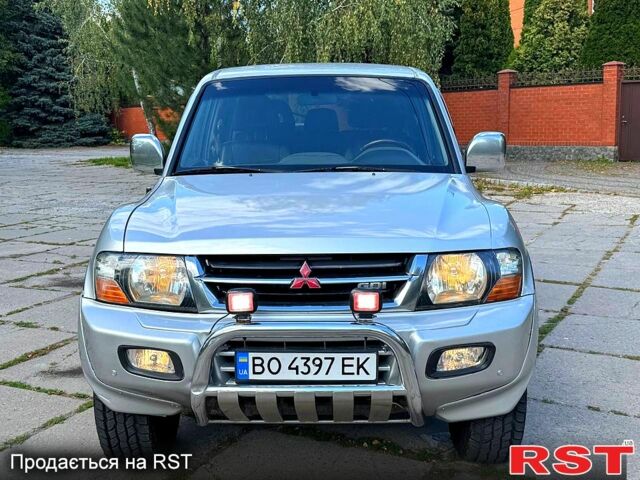 Серый Мицубиси Паджеро, объемом двигателя 3.5 л и пробегом 286 тыс. км за 8999 $, фото 1 на Automoto.ua