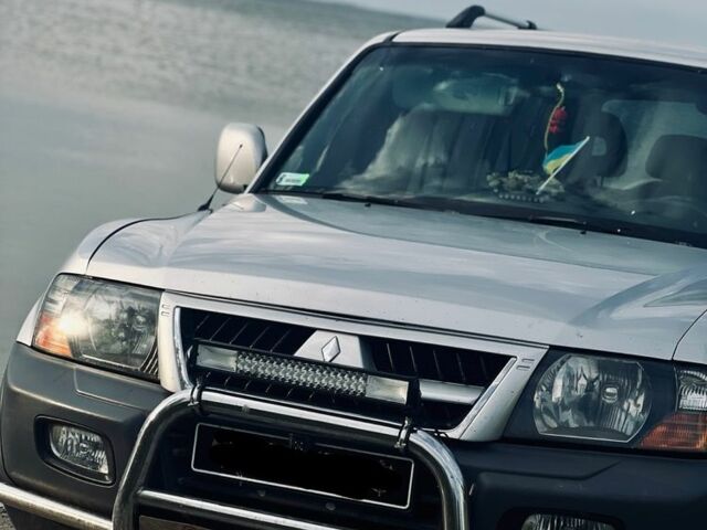 Сірий Міцубісі Паджеро, об'ємом двигуна 3.2 л та пробігом 352 тис. км за 6500 $, фото 1 на Automoto.ua