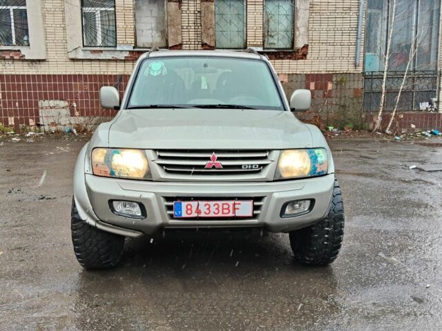 Серый Мицубиси Паджеро, объемом двигателя 3.2 л и пробегом 362 тыс. км за 4613 $, фото 1 на Automoto.ua