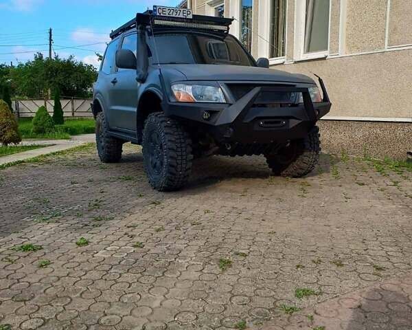 Серый Мицубиси Паджеро, объемом двигателя 3.2 л и пробегом 250 тыс. км за 16000 $, фото 1 на Automoto.ua