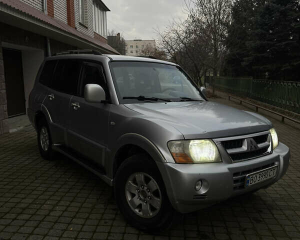 Серый Мицубиси Паджеро, объемом двигателя 3.2 л и пробегом 481 тыс. км за 7300 $, фото 1 на Automoto.ua