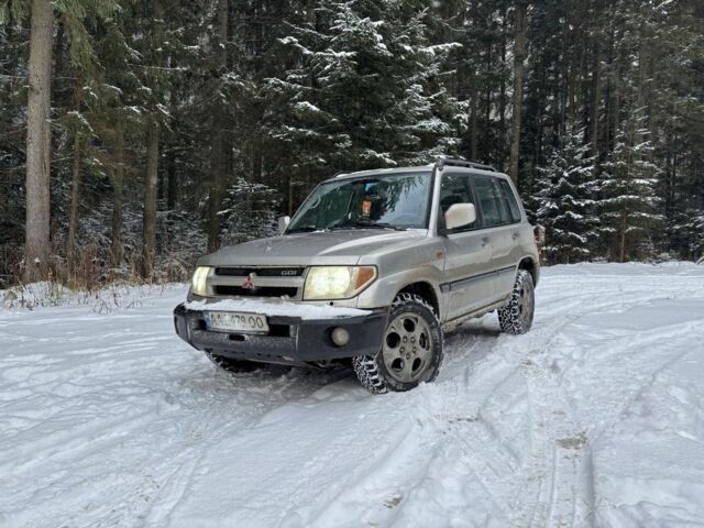 Серый Мицубиси Паджеро, объемом двигателя 2 л и пробегом 260 тыс. км за 5200 $, фото 1 на Automoto.ua
