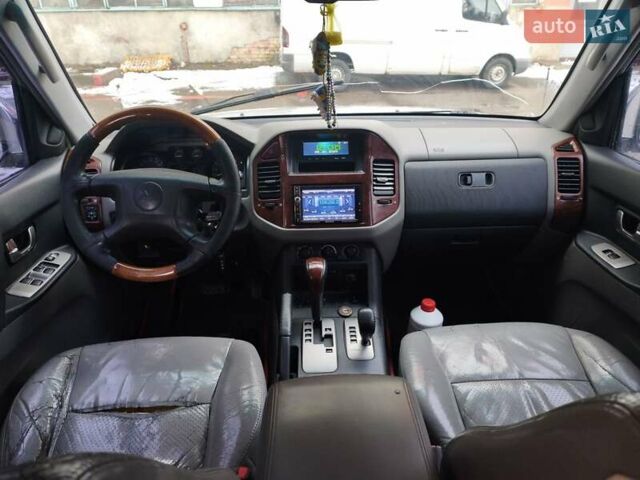 Серый Мицубиси Паджеро, объемом двигателя 3.5 л и пробегом 314 тыс. км за 5000 $, фото 1 на Automoto.ua