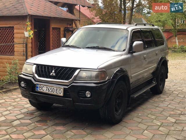 Сірий Міцубісі Паджеро, об'ємом двигуна 3 л та пробігом 350 тис. км за 7200 $, фото 1 на Automoto.ua
