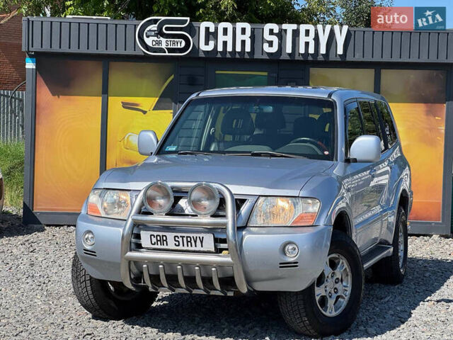 Серый Мицубиси Паджеро, объемом двигателя 3.2 л и пробегом 398 тыс. км за 7700 $, фото 1 на Automoto.ua