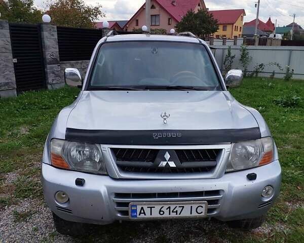 Серый Мицубиси Паджеро, объемом двигателя 3 л и пробегом 367 тыс. км за 6500 $, фото 1 на Automoto.ua