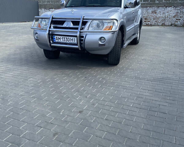 Серый Мицубиси Паджеро, объемом двигателя 2.97 л и пробегом 333 тыс. км за 8500 $, фото 1 на Automoto.ua