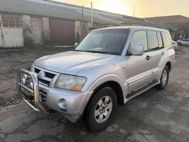 Серый Мицубиси Паджеро, объемом двигателя 3.2 л и пробегом 268 тыс. км за 4200 $, фото 1 на Automoto.ua