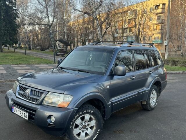 Серый Мицубиси Паджеро, объемом двигателя 3.2 л и пробегом 307 тыс. км за 5500 $, фото 1 на Automoto.ua