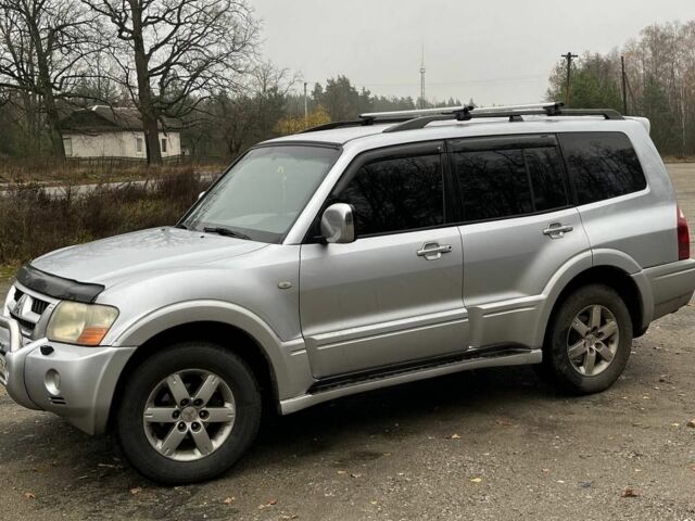 Серый Мицубиси Паджеро, объемом двигателя 3.5 л и пробегом 209 тыс. км за 7854 $, фото 1 на Automoto.ua