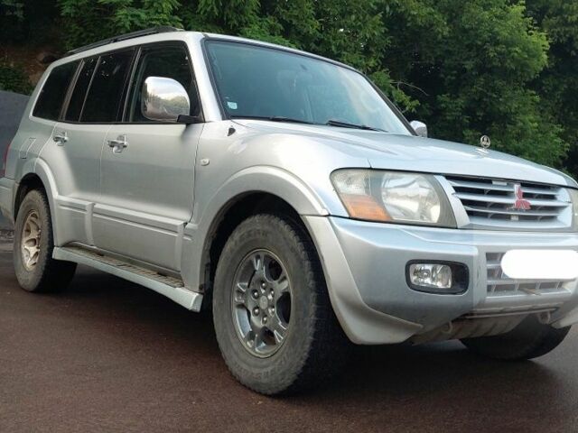 Серый Мицубиси Паджеро, объемом двигателя 3.2 л и пробегом 265 тыс. км за 7800 $, фото 1 на Automoto.ua