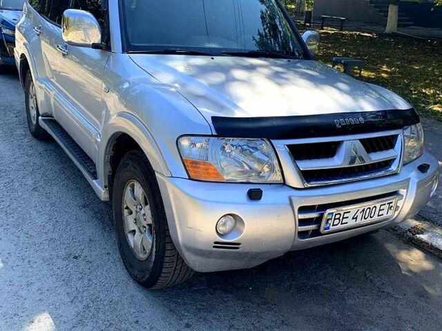 Сірий Міцубісі Паджеро, об'ємом двигуна 3.2 л та пробігом 215 тис. км за 8500 $, фото 1 на Automoto.ua