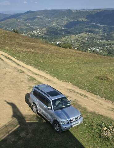 Сірий Міцубісі Паджеро, об'ємом двигуна 3.2 л та пробігом 346 тис. км за 9000 $, фото 1 на Automoto.ua