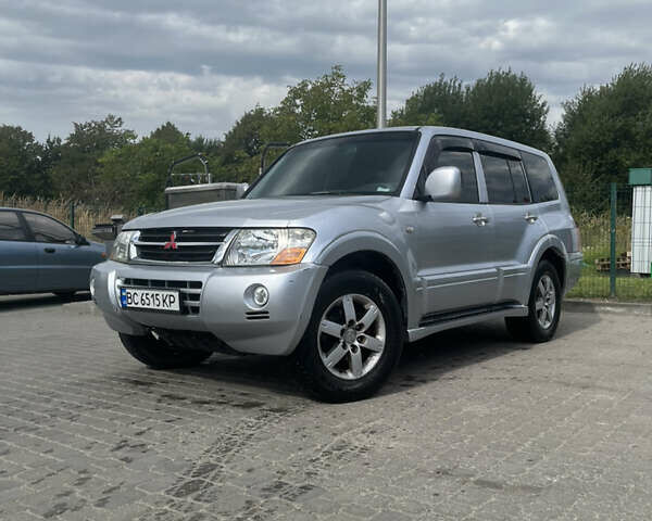 Серый Мицубиси Паджеро, объемом двигателя 3.2 л и пробегом 359 тыс. км за 7900 $, фото 1 на Automoto.ua