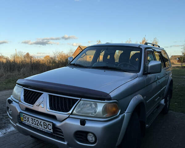 Міцубісі Паджеро 2006 у Хмельницькому на Automoto.ua Сірий Міцубісі Паджеро, об'ємом двигуна 3 л та пробігом 185 тис. км за 8000 $, фото 1 на Automoto.ua