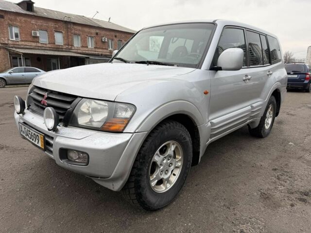 Серый Мицубиси Паджеро, объемом двигателя 3.2 л и пробегом 266 тыс. км за 4300 $, фото 1 на Automoto.ua