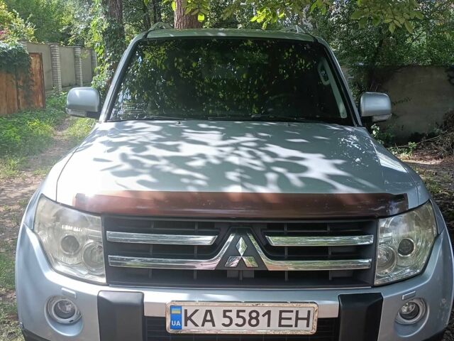 Серый Мицубиси Паджеро, объемом двигателя 3.8 л и пробегом 320 тыс. км за 9700 $, фото 1 на Automoto.ua