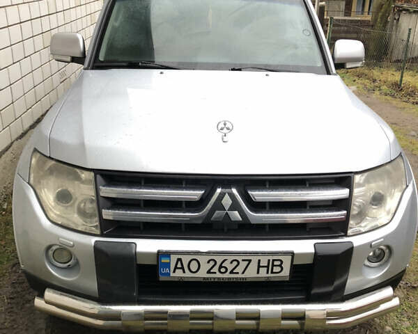 Сірий Міцубісі Паджеро, об'ємом двигуна 3.2 л та пробігом 250 тис. км за 13000 $, фото 1 на Automoto.ua