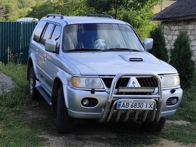 Серый Мицубиси Паджеро, объемом двигателя 2.5 л и пробегом 200 тыс. км за 10000 $, фото 1 на Automoto.ua