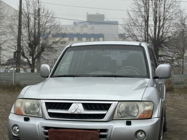 Сірий Міцубісі Паджеро, об'ємом двигуна 3.2 л та пробігом 265 тис. км за 4550 $, фото 1 на Automoto.ua