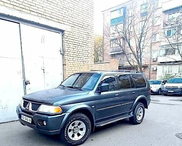Серый Мицубиси Паджеро, объемом двигателя 2.97 л и пробегом 218 тыс. км за 6600 $, фото 1 на Automoto.ua