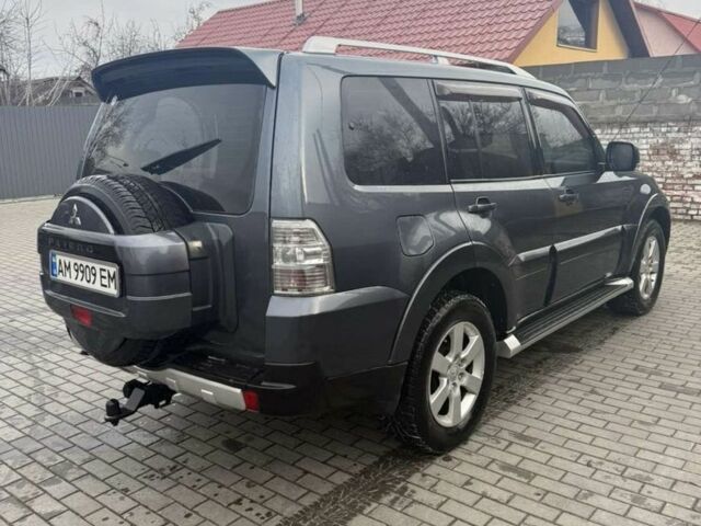 Серый Мицубиси Паджеро, объемом двигателя 3.2 л и пробегом 259 тыс. км за 12900 $, фото 1 на Automoto.ua