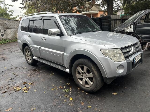Сірий Міцубісі Паджеро, об'ємом двигуна 3.8 л та пробігом 275 тис. км за 5500 $, фото 1 на Automoto.ua