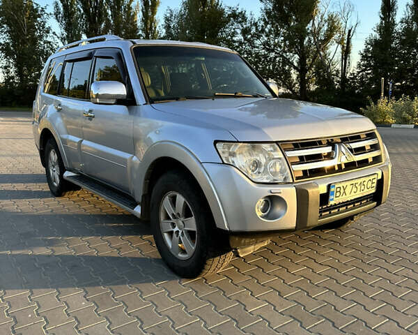 Сірий Міцубісі Паджеро, об'ємом двигуна 3 л та пробігом 220 тис. км за 9100 $, фото 1 на Automoto.ua