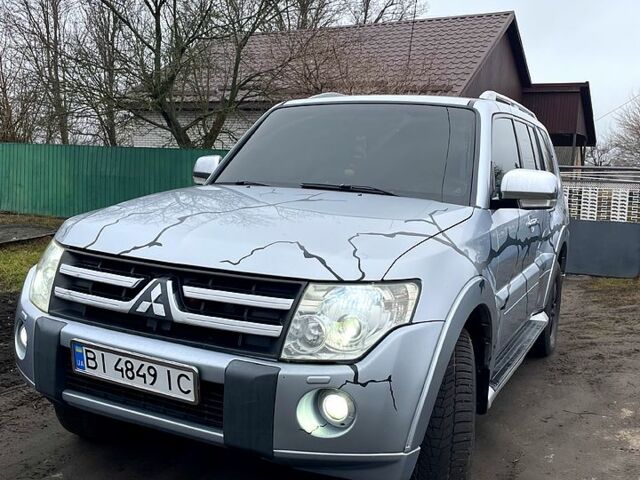 Сірий Міцубісі Паджеро, об'ємом двигуна 3.8 л та пробігом 213 тис. км за 10300 $, фото 1 на Automoto.ua