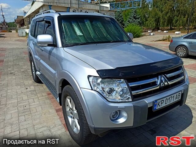 Серый Мицубиси Паджеро, объемом двигателя 3.8 л и пробегом 224 тыс. км за 10700 $, фото 1 на Automoto.ua