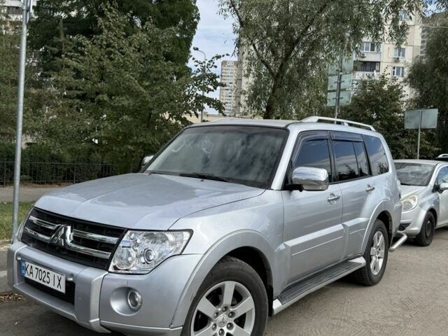 Серый Мицубиси Паджеро, объемом двигателя 3 л и пробегом 199 тыс. км за 8500 $, фото 1 на Automoto.ua