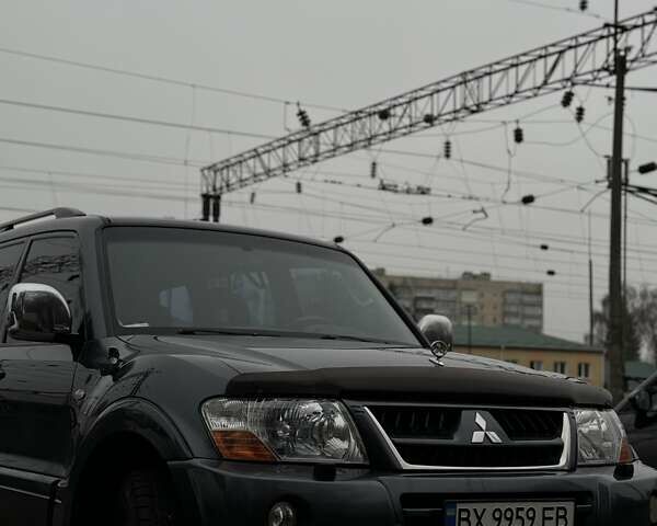 Сірий Міцубісі Паджеро, об'ємом двигуна 2.97 л та пробігом 230 тис. км за 9000 $, фото 1 на Automoto.ua
