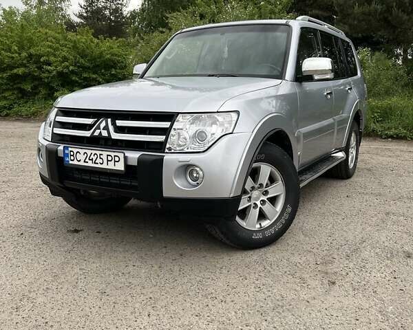 Сірий Міцубісі Паджеро, об'ємом двигуна 2.97 л та пробігом 187 тис. км за 10500 $, фото 1 на Automoto.ua