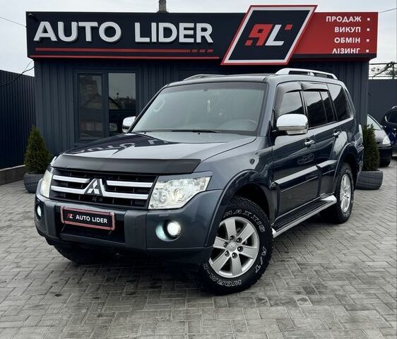 Сірий Міцубісі Паджеро, об'ємом двигуна 3 л та пробігом 191 тис. км за 9999 $, фото 1 на Automoto.ua