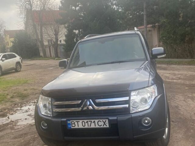 Сірий Міцубісі Паджеро, об'ємом двигуна 3.2 л та пробігом 320 тис. км за 10000 $, фото 1 на Automoto.ua