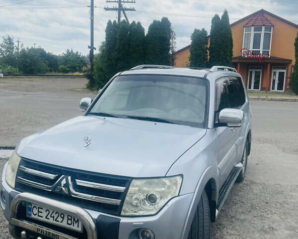 Серый Мицубиси Паджеро, объемом двигателя 3 л и пробегом 290 тыс. км за 11200 $, фото 1 на Automoto.ua