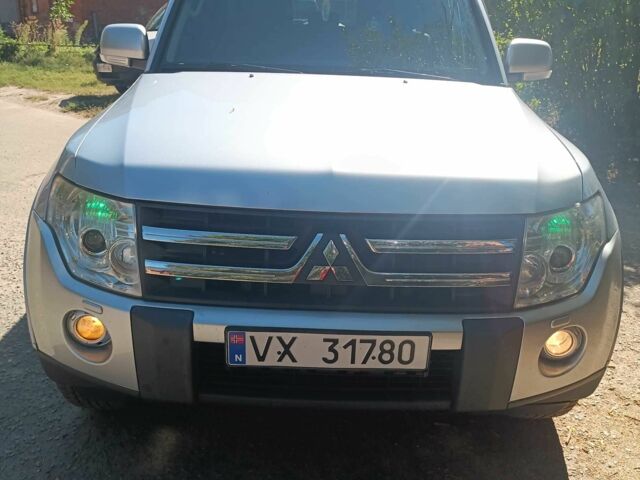 Сірий Міцубісі Паджеро, об'ємом двигуна 3.2 л та пробігом 352 тис. км за 9125 $, фото 1 на Automoto.ua