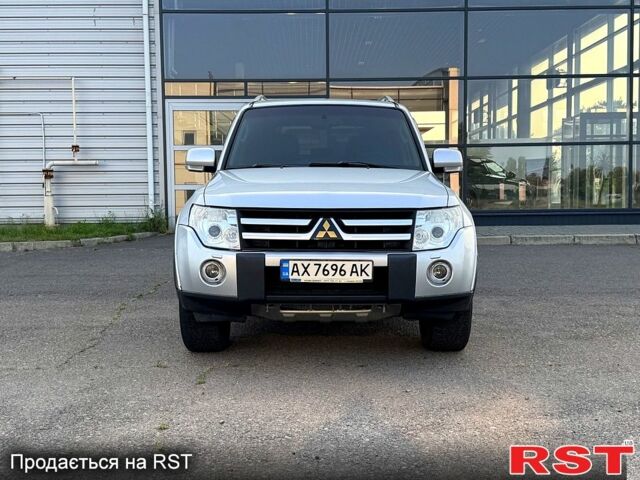 Сірий Міцубісі Паджеро, об'ємом двигуна 3.8 л та пробігом 178 тис. км за 11999 $, фото 1 на Automoto.ua