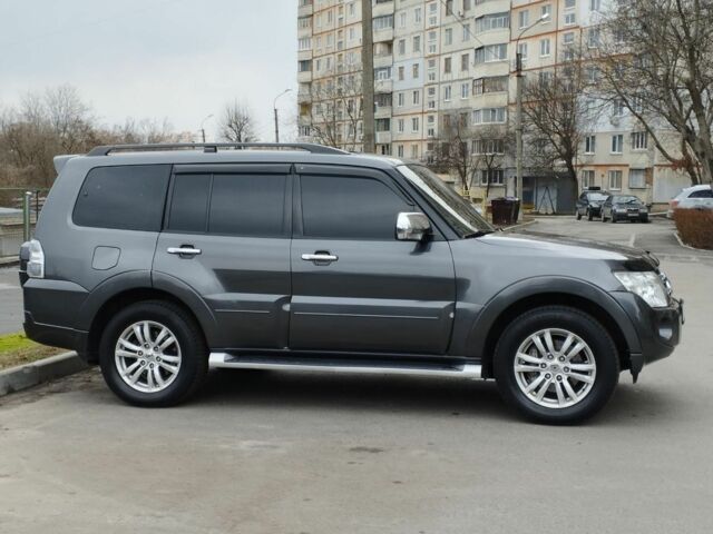 Серый Мицубиси Паджеро, объемом двигателя 3.2 л и пробегом 184 тыс. км за 17900 $, фото 1 на Automoto.ua