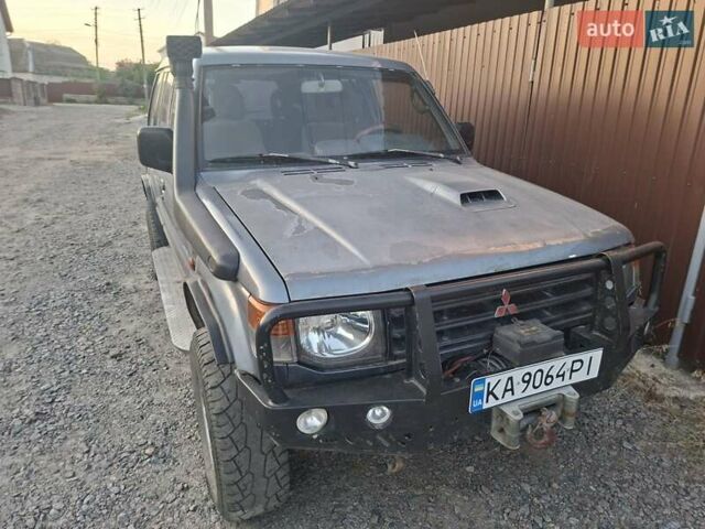 Синий Мицубиси Паджеро, объемом двигателя 2.8 л и пробегом 350 тыс. км за 6500 $, фото 1 на Automoto.ua