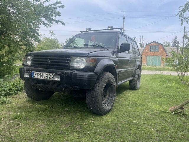 Синий Мицубиси Паджеро, объемом двигателя 2.8 л и пробегом 350 тыс. км за 2500 $, фото 1 на Automoto.ua