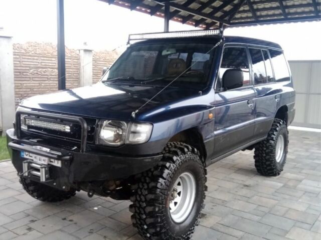 Синій Міцубісі Паджеро, об'ємом двигуна 3.5 л та пробігом 300 тис. км за 12000 $, фото 1 на Automoto.ua