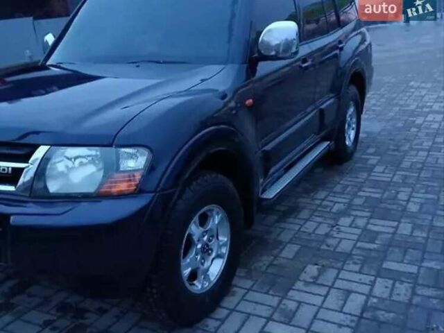 Синій Міцубісі Паджеро, об'ємом двигуна 3.5 л та пробігом 305 тис. км за 6300 $, фото 1 на Automoto.ua