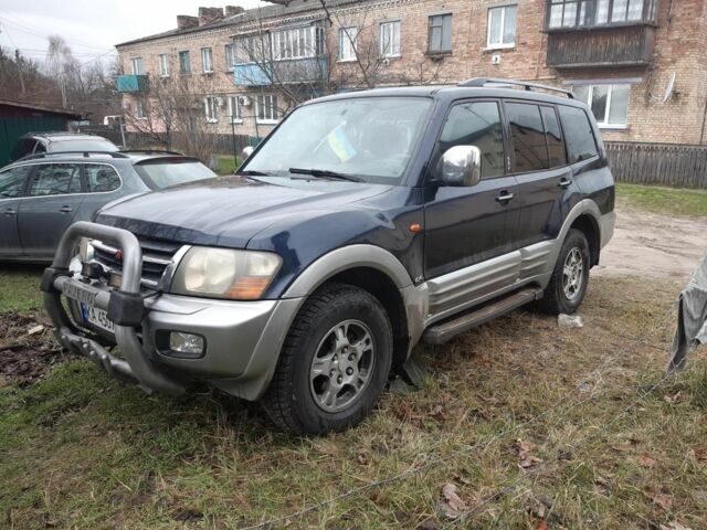 Синий Мицубиси Паджеро, объемом двигателя 3.2 л и пробегом 433 тыс. км за 6881 $, фото 1 на Automoto.ua