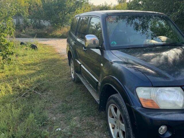 Синий Мицубиси Паджеро, объемом двигателя 3.2 л и пробегом 400 тыс. км за 5800 $, фото 1 на Automoto.ua