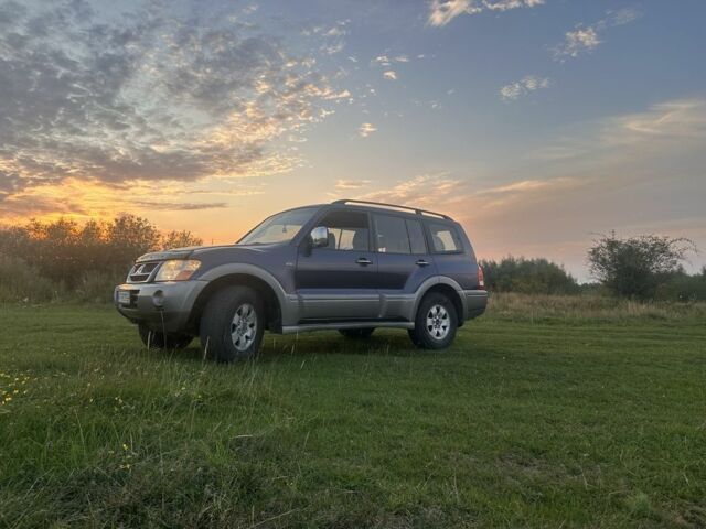 Синий Мицубиси Паджеро, объемом двигателя 3 л и пробегом 180 тыс. км за 6500 $, фото 1 на Automoto.ua