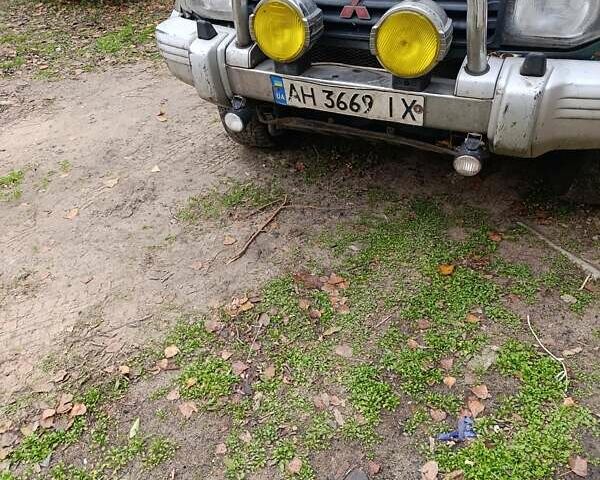 Зеленый Мицубиси Паджеро, объемом двигателя 2.8 л и пробегом 350 тыс. км за 5000 $, фото 1 на Automoto.ua