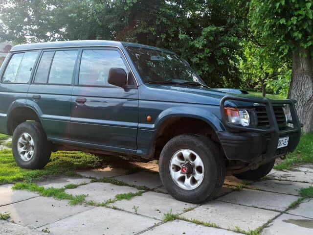 Зеленый Мицубиси Паджеро, объемом двигателя 2.8 л и пробегом 360 тыс. км за 5700 $, фото 1 на Automoto.ua